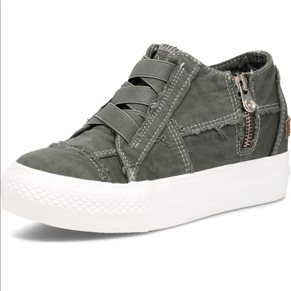 NEW - Blowfish Malibu Mamba Sneaker